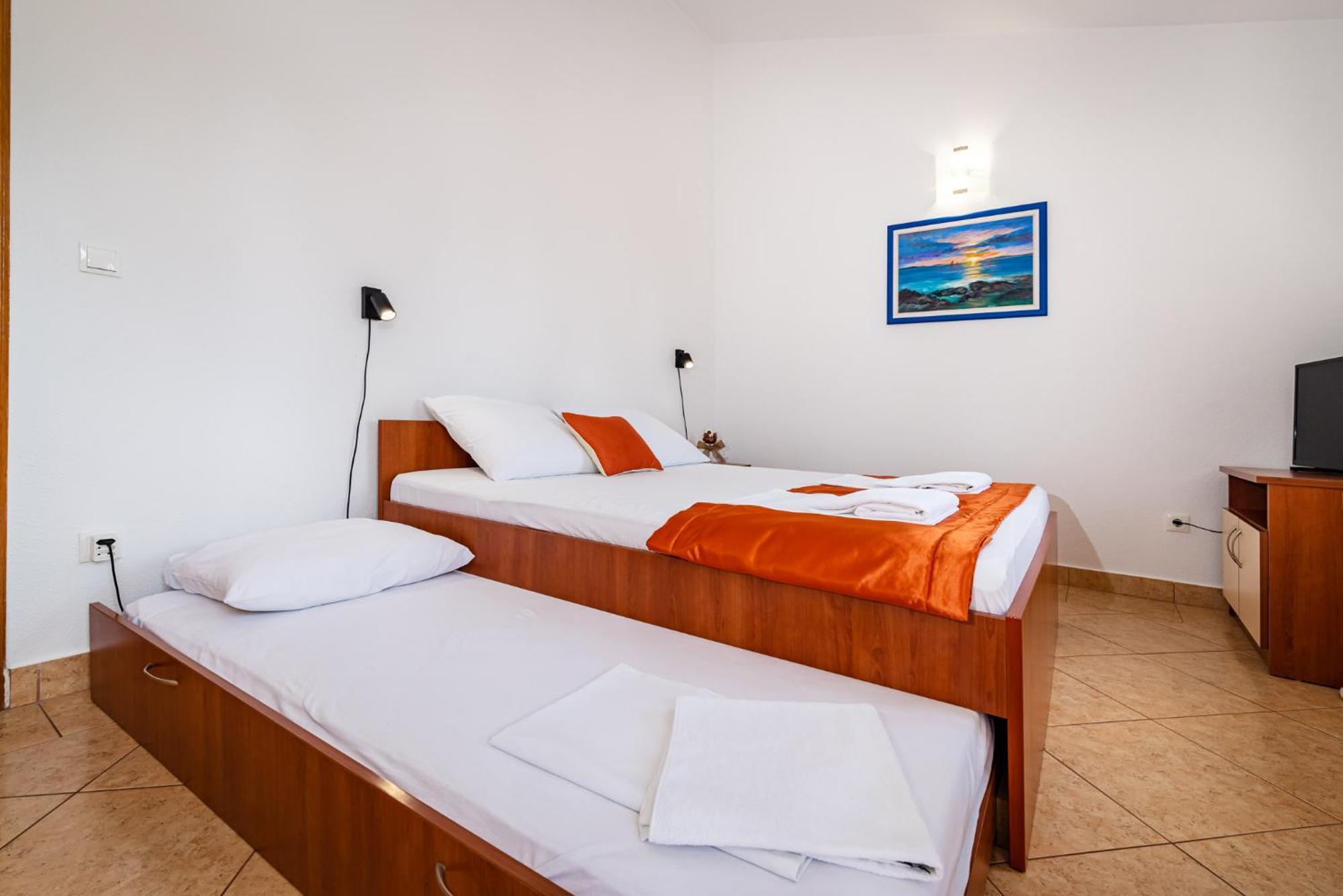 Apartments Prkacin 2 Starigrad Paklenica Buitenkant foto