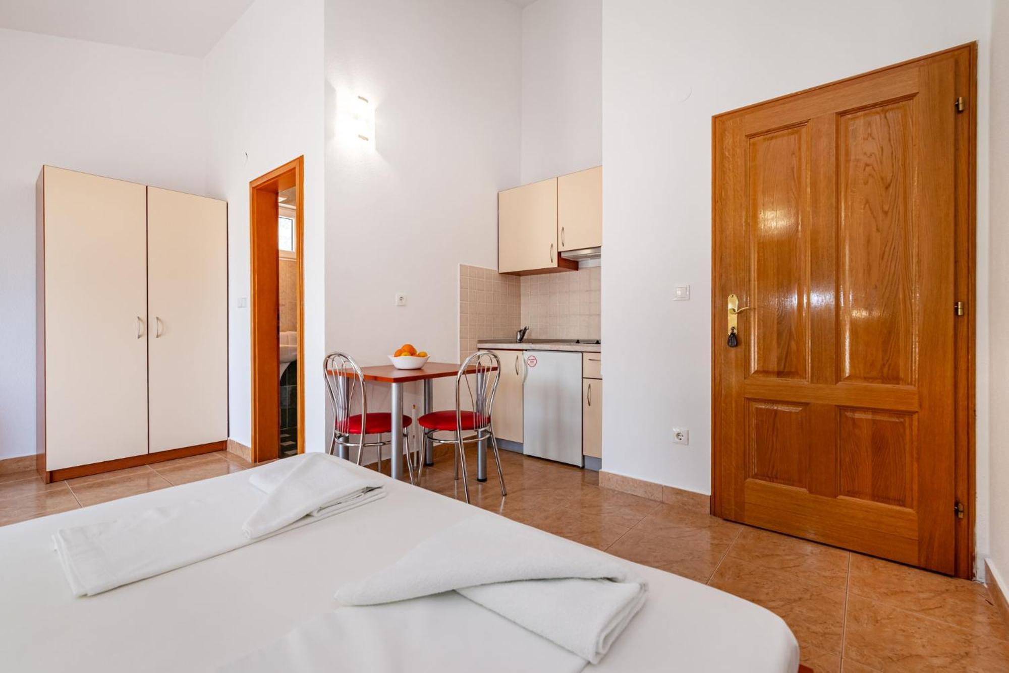 Apartments Prkacin 2 Starigrad Paklenica Buitenkant foto